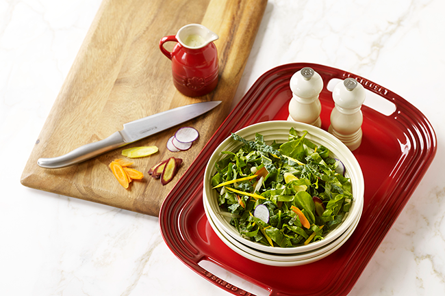 Salade de kale et de carottes avec vinaigrette aux agrumes